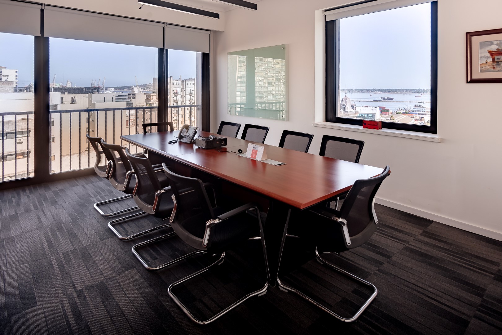 Sala de reuniones en Victoria Plaza